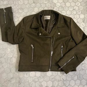 Faux Suede cropped jacket in Olive green - XL by Vigoss